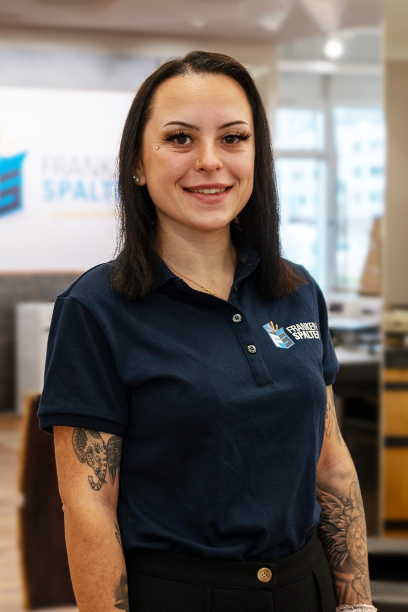 Lara-Aline Lara-Aline-hoch